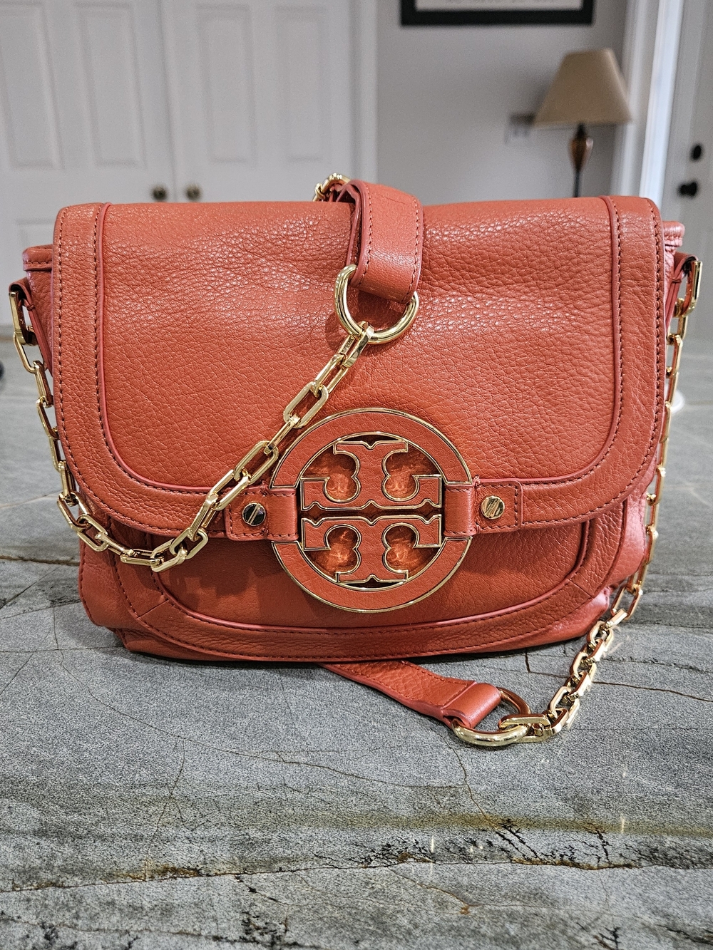 Tory Burch Amanda Logo Clutch Crossbody Coral Pebbled Leather Gold Chain
